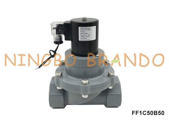 2' DN50 مضاد للتآكل الصمام الكهربائي CPVC المقاوم للحمض الكيميائي 24V 220V