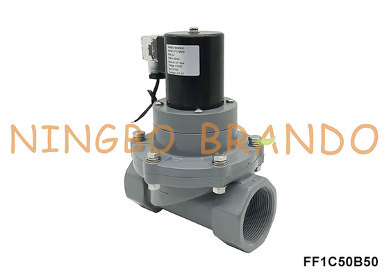 2' DN50 مضاد للتآكل الصمام الكهربائي CPVC المقاوم للحمض الكيميائي 24V 220V