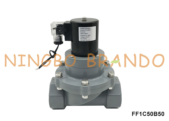 2' DN50 مضاد للتآكل الصمام الكهربائي CPVC المقاوم للحمض الكيميائي 24V 220V